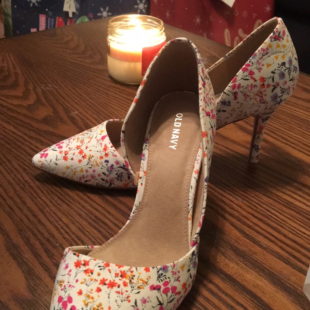 Old navy size 9 floral heels